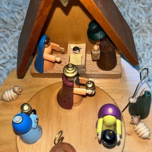 ERZGEBIRGE CHRISTMAS NATIVITY German Music Box European Plays Silent Night - Picture 13 of 16
